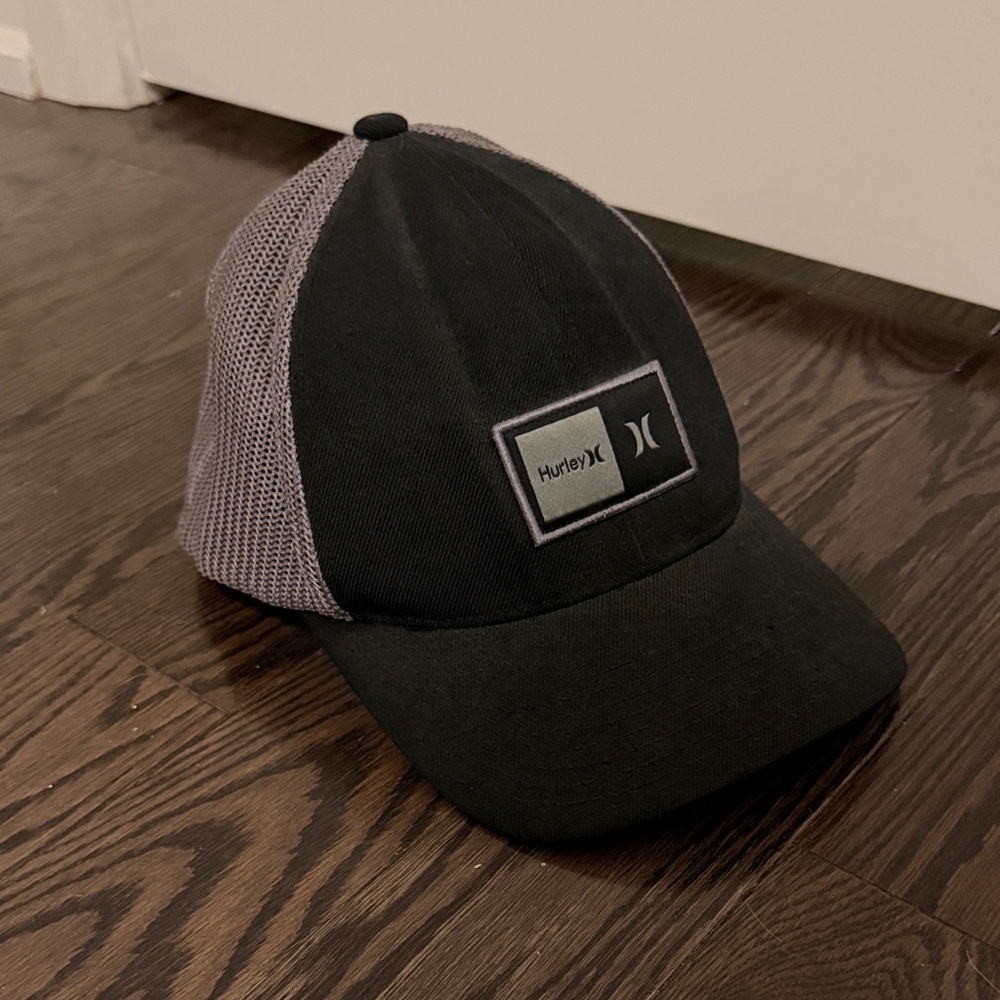 Hurley Two-Tone Black and Gray Men's Hat